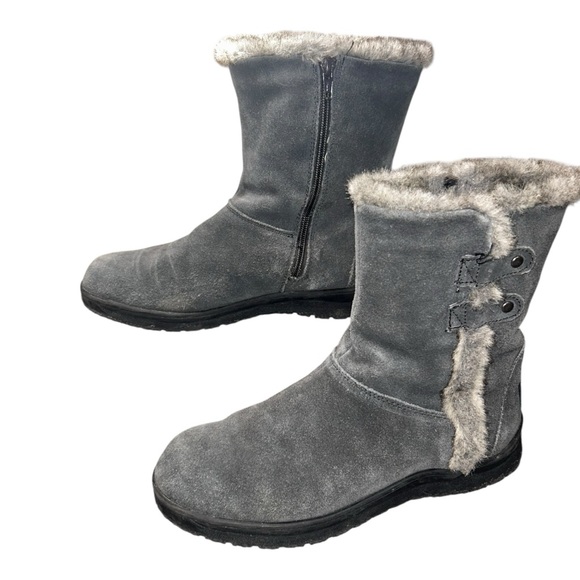 Minnetonka Gray Suede Faux-Fur Lined Boots — Size 8M women’s - Picture 3 of 10